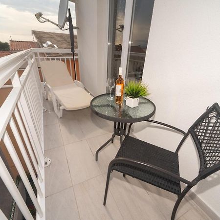 Apartment Antonio Baska Voda Bagian luar foto