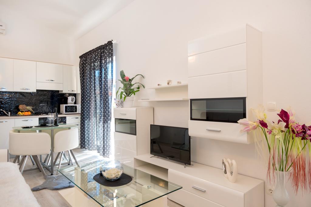 Apartment Antonio Baska Voda Bagian luar foto