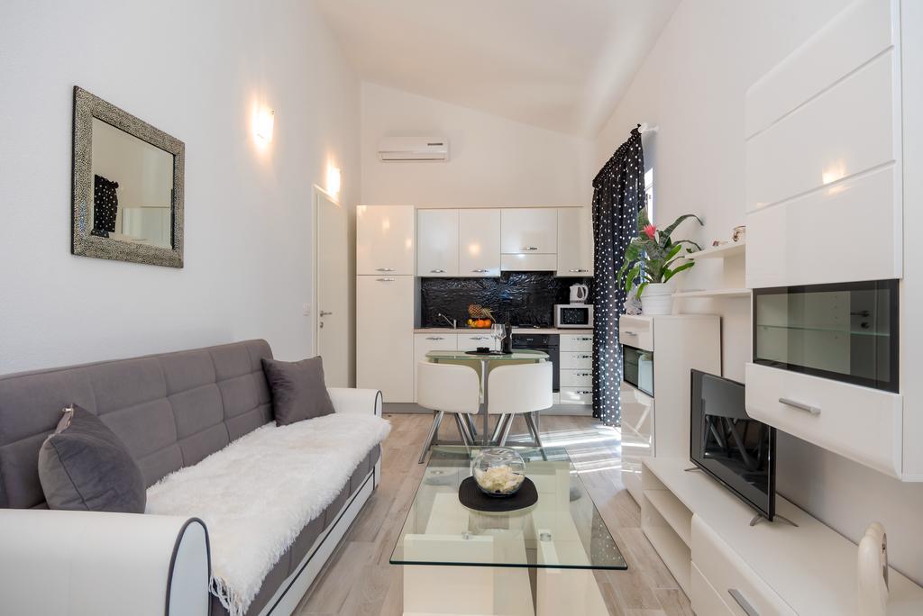 Apartment Antonio Baska Voda Bagian luar foto