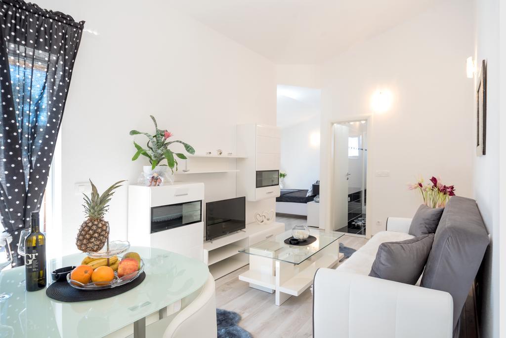 Apartment Antonio Baska Voda Bagian luar foto